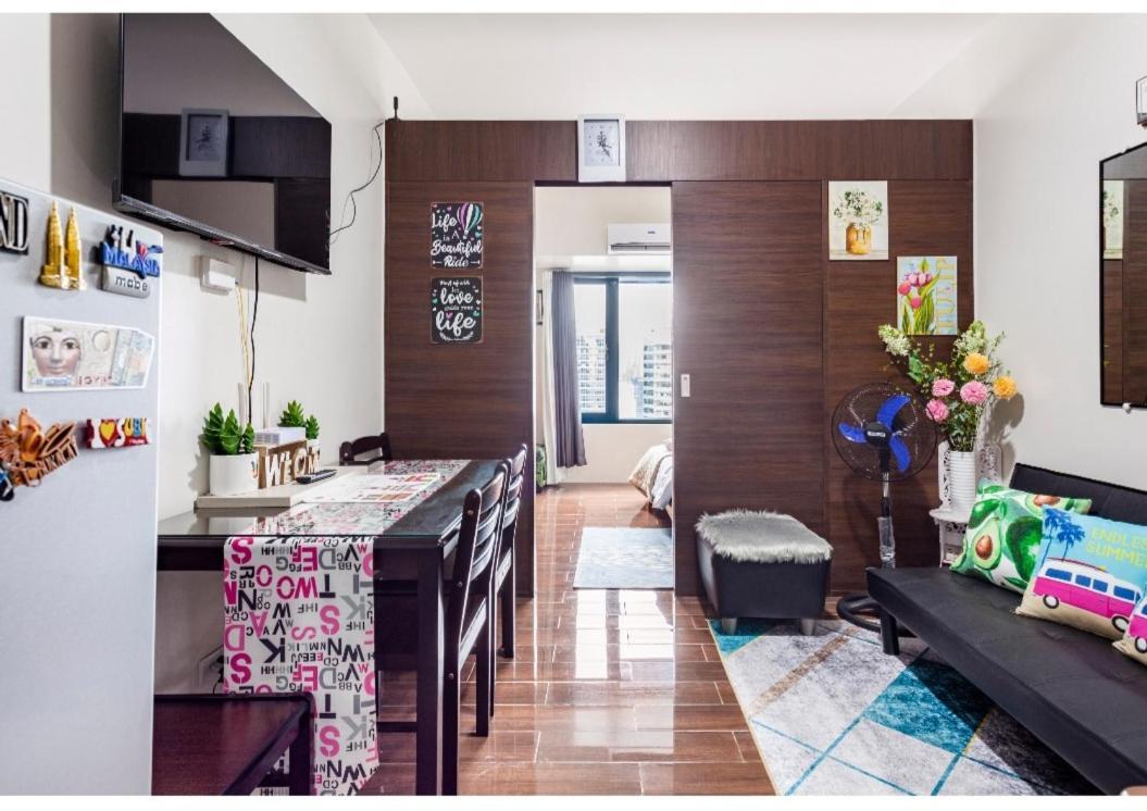 Marivic'S Place At Air Residences Makati Manilla Buitenkant foto